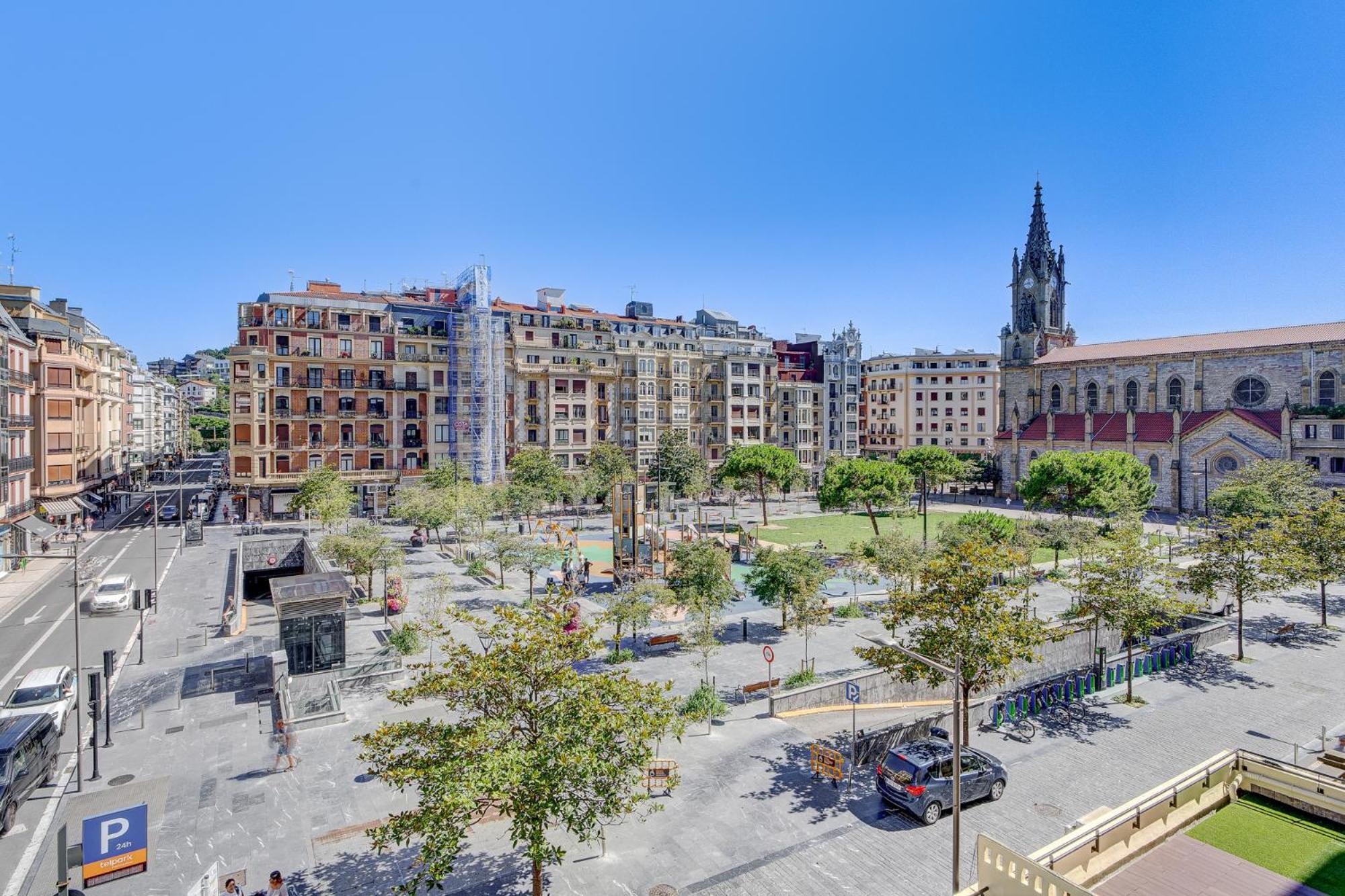 Apartamentos Gran Via By Sanse Holidays San Sebastian Ngoại thất bức ảnh