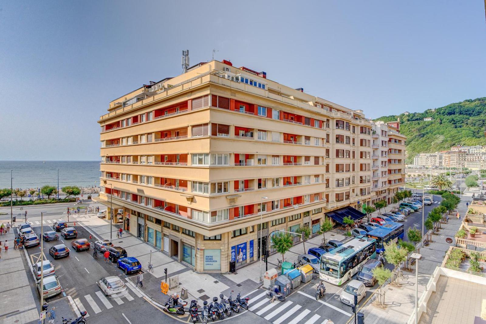 Apartamentos Gran Via By Sanse Holidays San Sebastian Ngoại thất bức ảnh