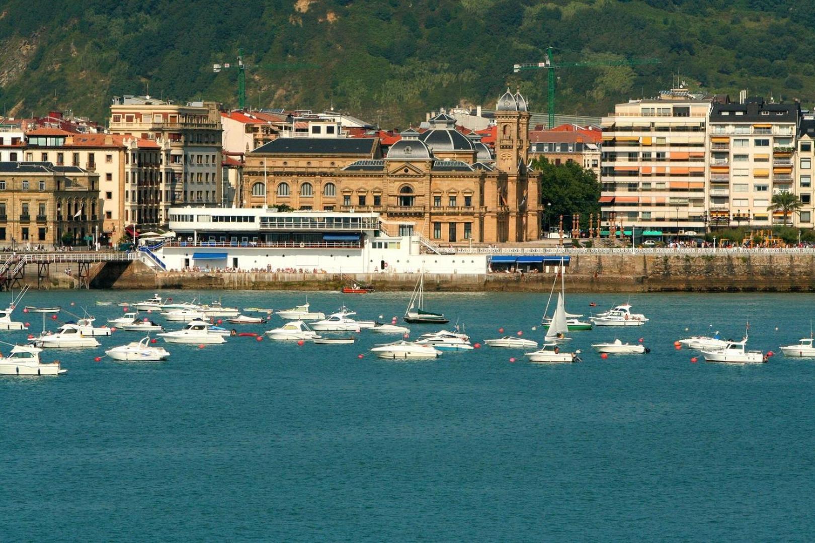 Apartamentos Gran Via By Sanse Holidays San Sebastian Ngoại thất bức ảnh